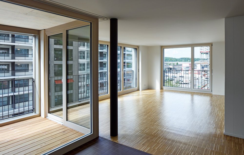 Greencity B4 Süd, Küche, Wohnraum und Loggia